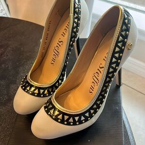 EUC Carmen Steffens Brazil off white leather gold studded heels 8-8.5